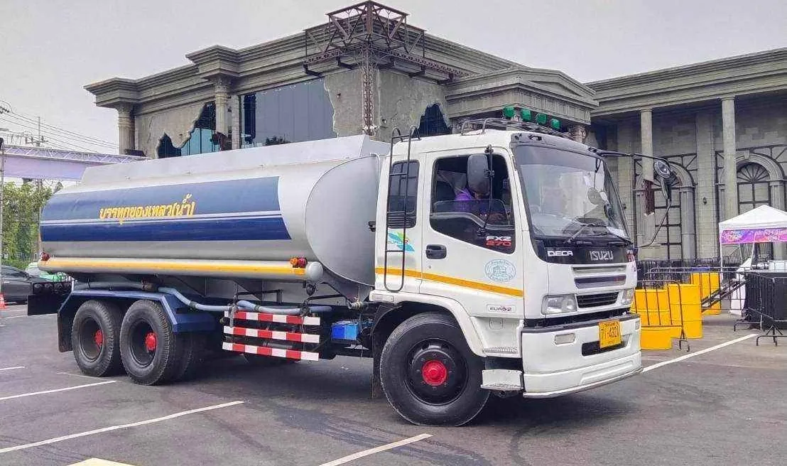 ส่งน้ำสระว่ายน้ำ/ไซต์งานก่อสร้าง – JS รถน้ำประปา