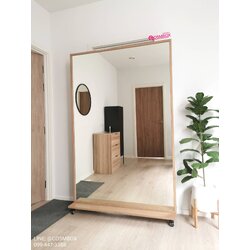 กระจกส่องตัว กระจกแต่งตัว กระจกเต็มตัว ขนาด 120x180 ซม. - รุ่นฐานตั้งพื้น+ล้อเลื่อน (ลายไม้)
