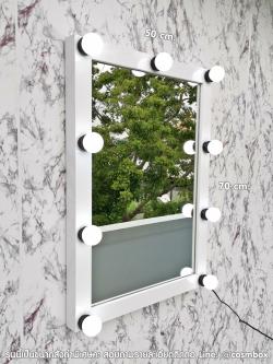 กระจกแต่งหน้ามีไฟ กระจกแต่งหน้า กระจกมีไฟ - 50x70cm. (รุ่นแขวนผนัง) สีขาว