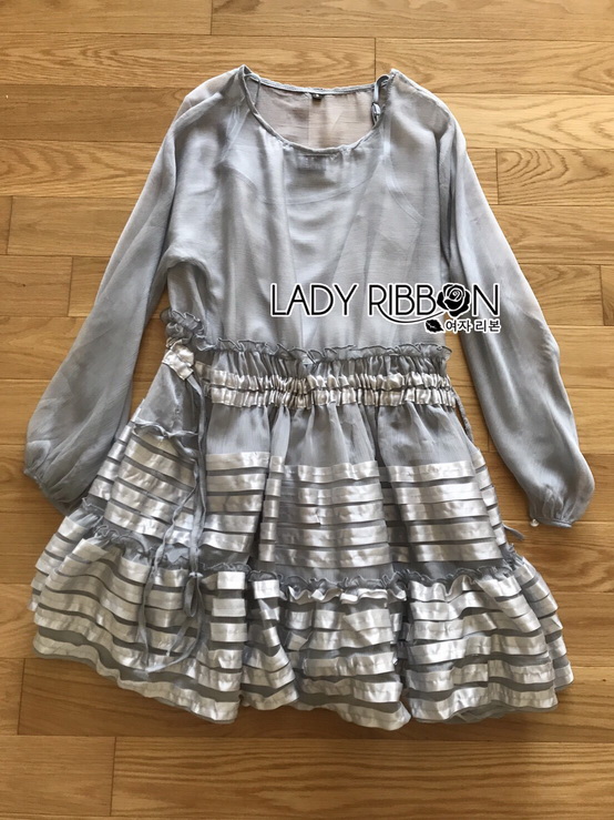 เดรสผ้าชีฟองสีเทาตกแต่งระบายลายทาง