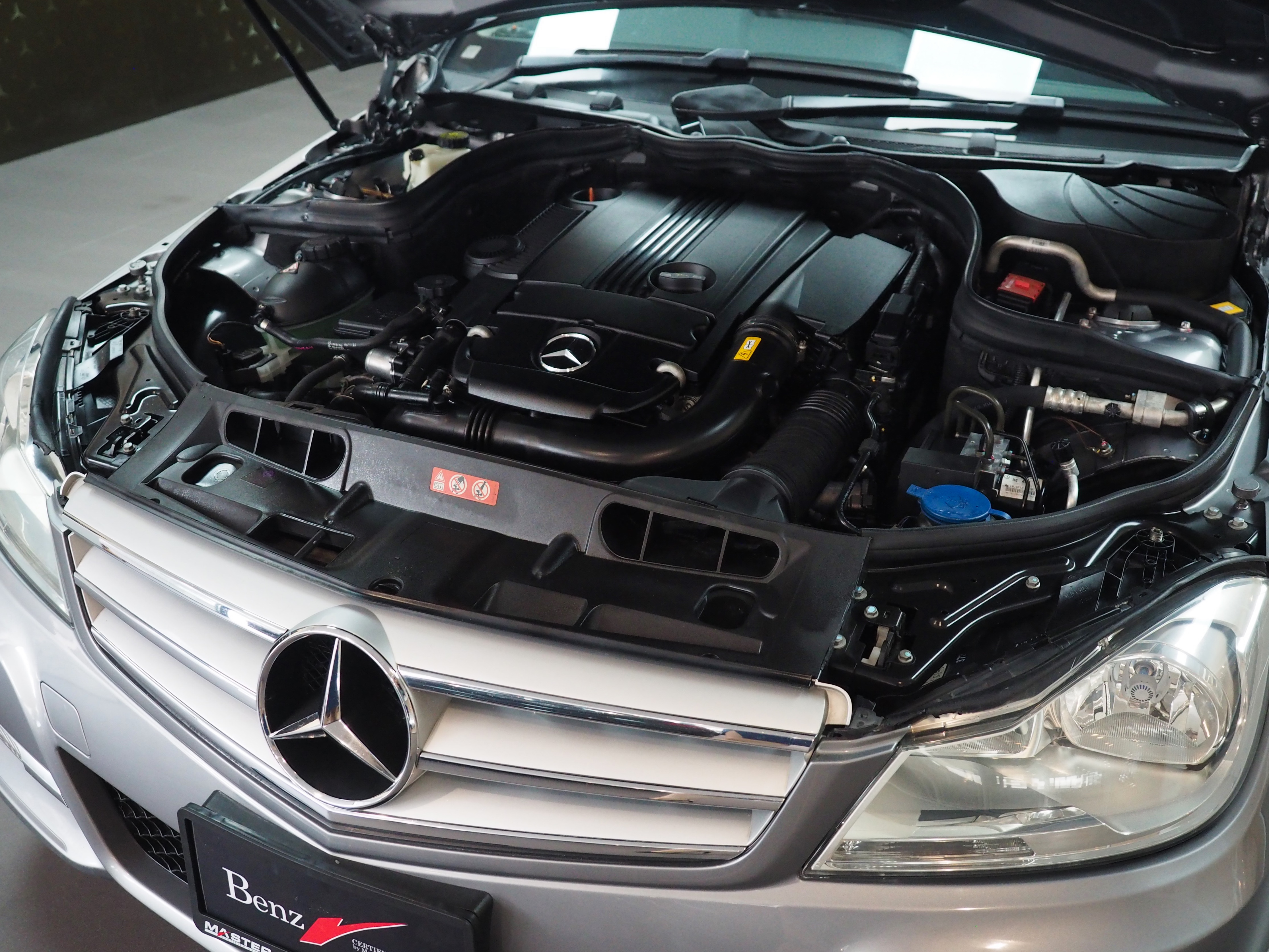 จองแล้ว C200 CGI W204