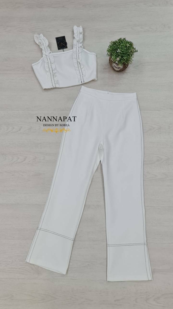 เสื้อซิปหลัง มีฟองน้าอกสีขาว