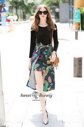 เสื้อยืดสีดำผ้ายืดแฟชั่นคอกลม