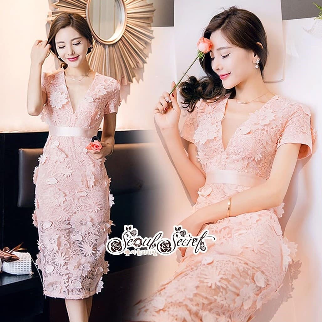 เดรสสวยหรู โทนสีชมพูหวานๆลุคสาวแฟชั่นนิสตร้า
