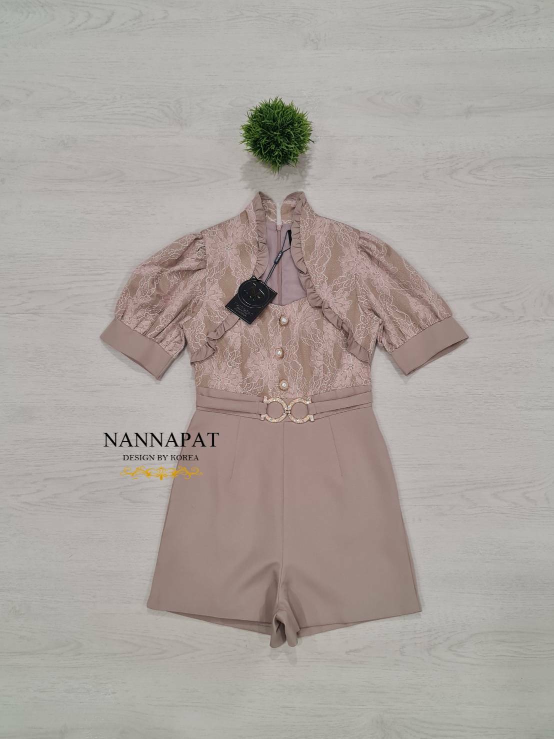 เพลสูทแต่งอะไหล่-กระดุมสวย