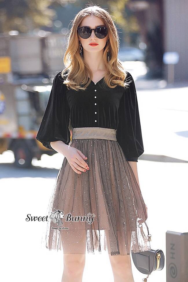 ชุดเดรสเกาหลีเสื้อผ้ากำมะหยี่สีดำ