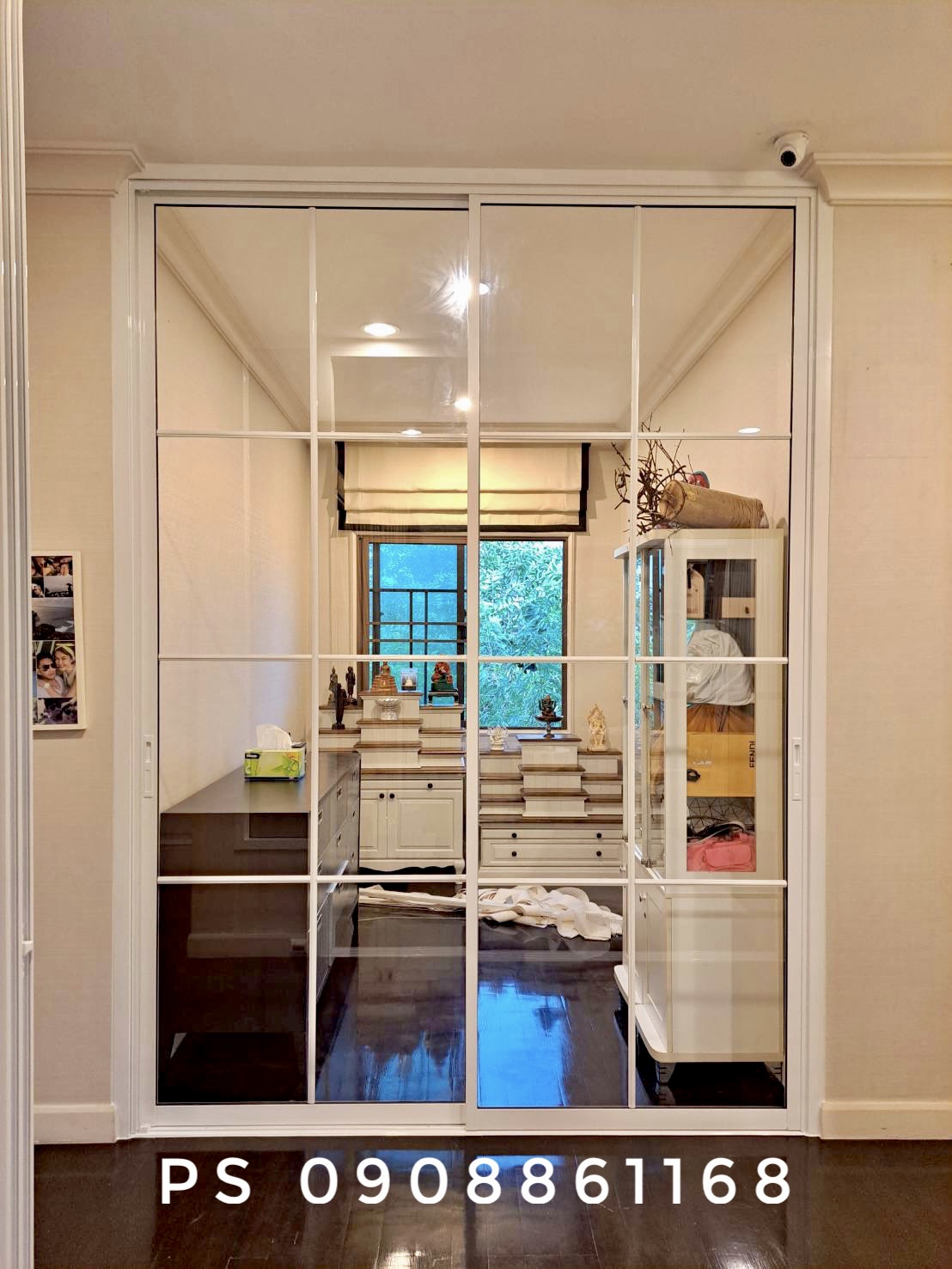 กั้นห้องพระและห้องแต่งตัวด้วยประตูกระจกอลูมิเนียมแบบสวยสวย