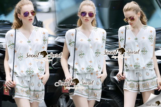 SS06290816 Seoul Secret Say's... Bohe Teffy Graphic Soft Tone Color Preint Set Material : สวยเก๋ด้วยลุคสาวเก๋สไตล์สาวโบฮีมิคด้วยเซ็ทเสื้อทรงวีแบบป้ายอก มาพร้อมกับกางเกงขาสั้นใส่เข้าเซ็ทกัน สวยเก๋ดูดีด้วยงานปักลายที่เนื้อผ้าปักแต่งเป็นลายสไตล์โบฮีมิค