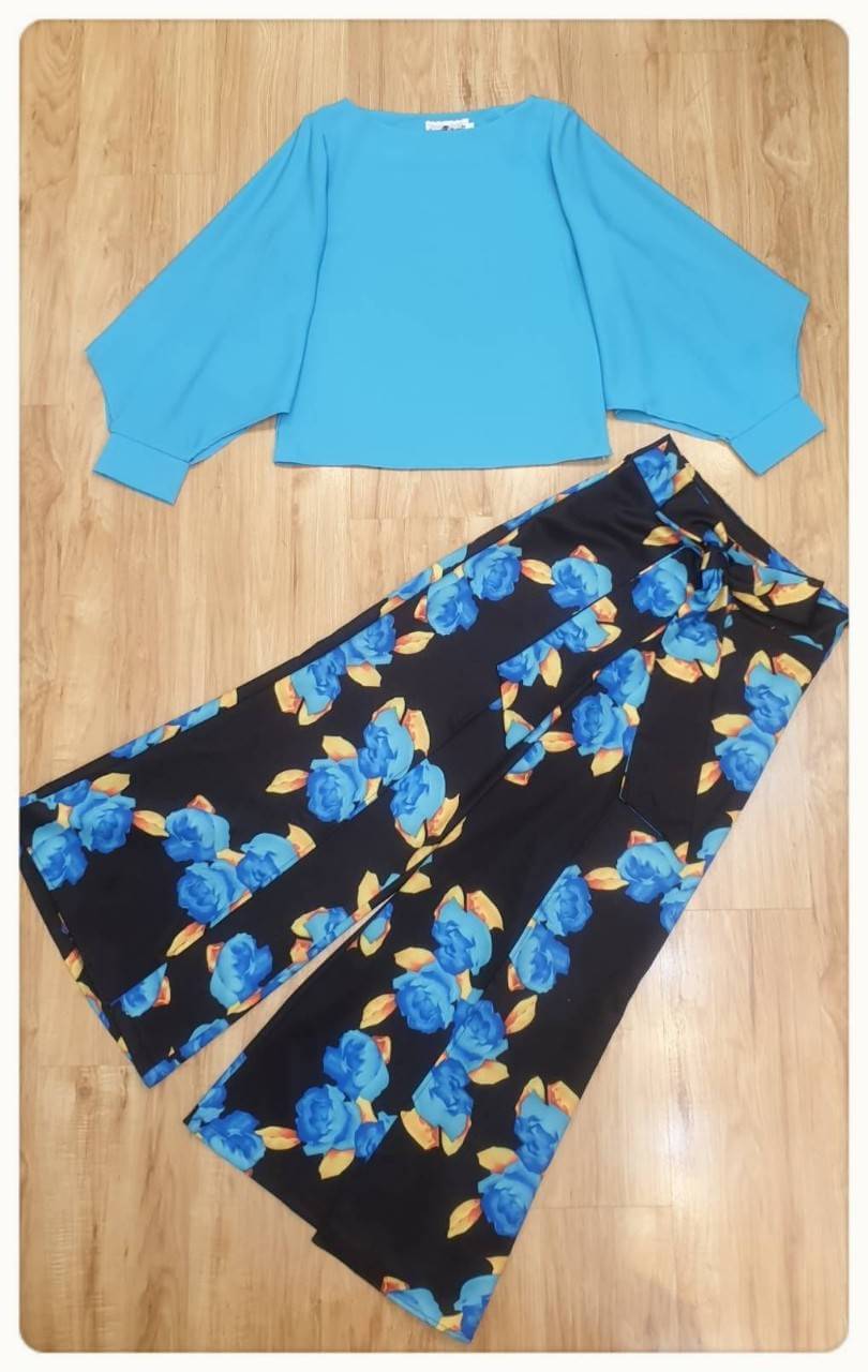 เสื้อคอปาด แขนยาวปลายแขนรัดรูป