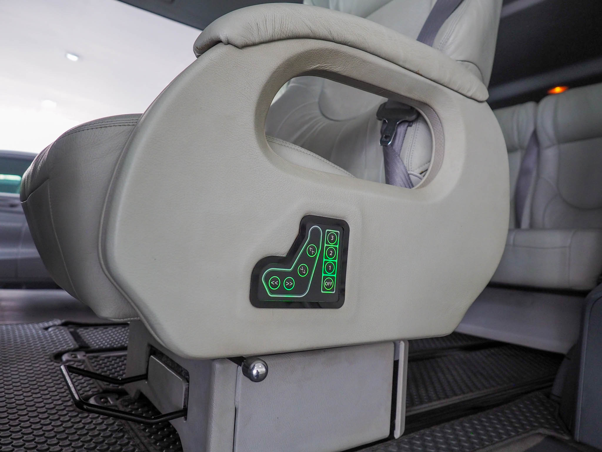 จองแล้ว VITO 115 CDI W639