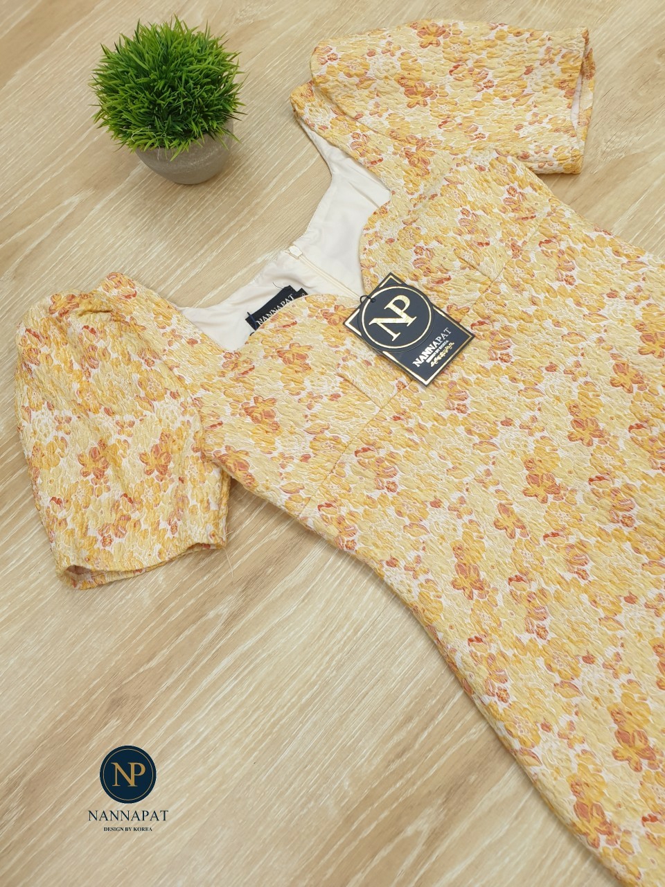 เสื้อซิปหลังมีฟองน้ำอก