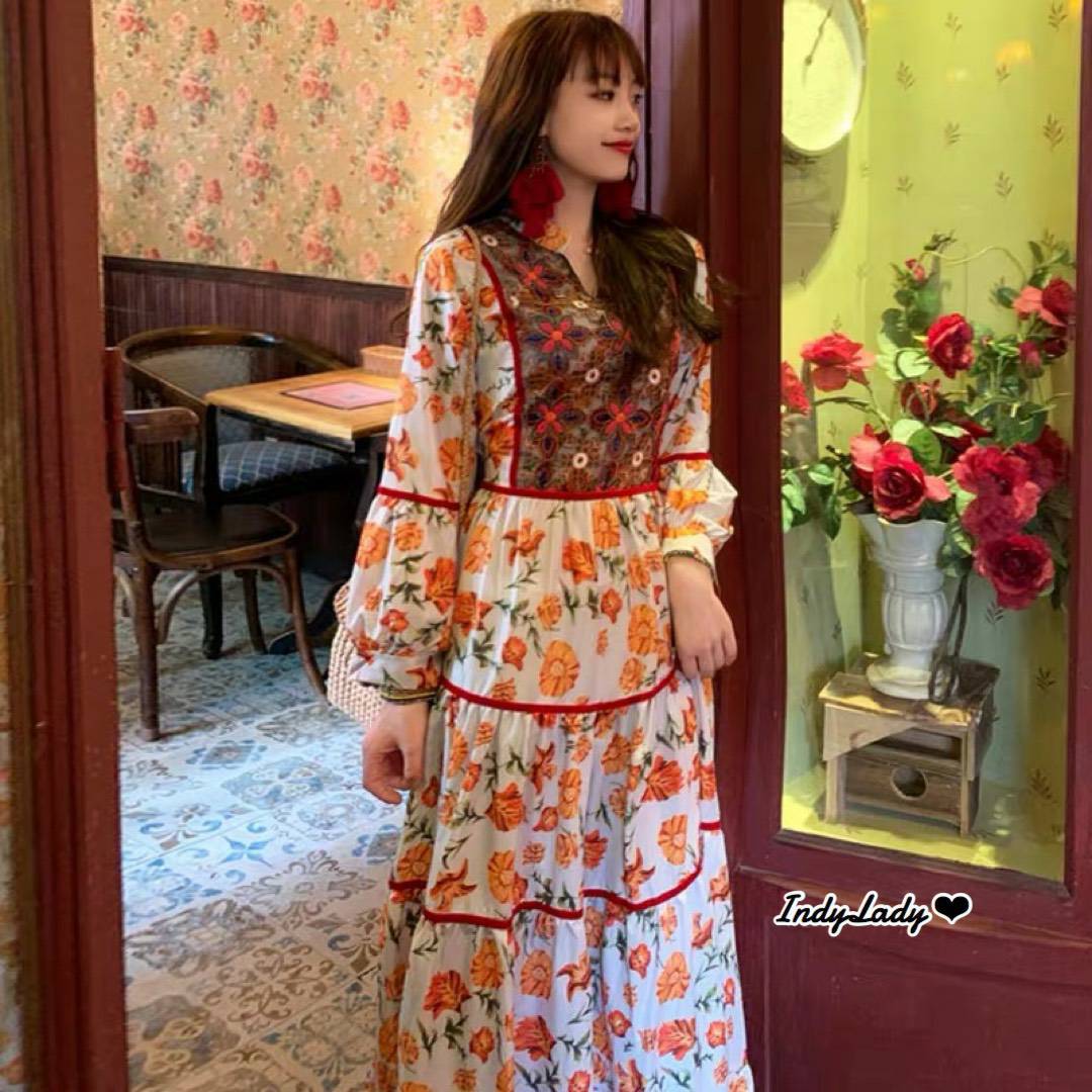 Dress แขนยาว แต่งปักด้านหน้า