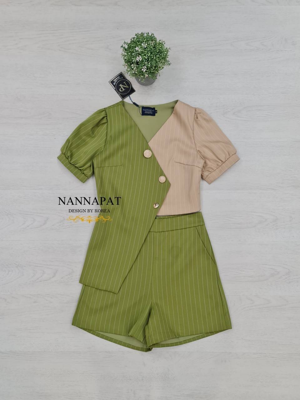 เสื้อกระดุมหน้า ผ้าทอลายเส้น