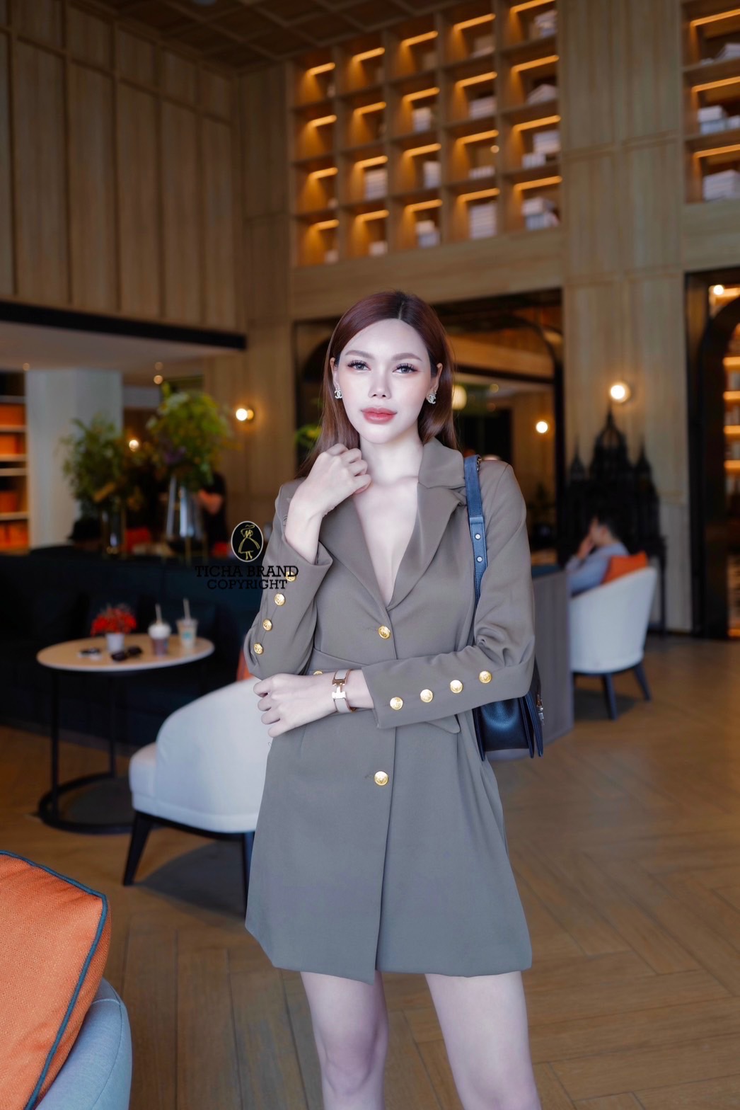 เดรสสูทคอปกแขนยาว