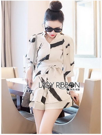 เซ็ตเสื้อและกางเกงเข้าชุดพิมพ์ลายกราฟฟิก