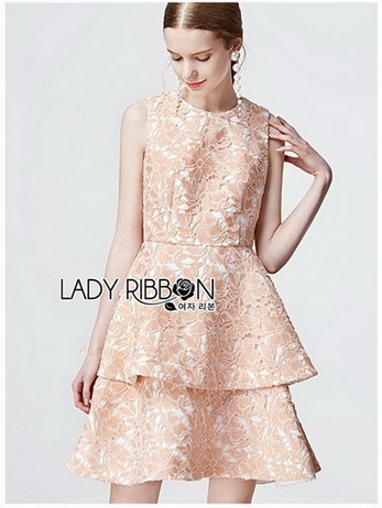 Peachy Lace Dress เดรสผ้าลูกไม้สีพีช