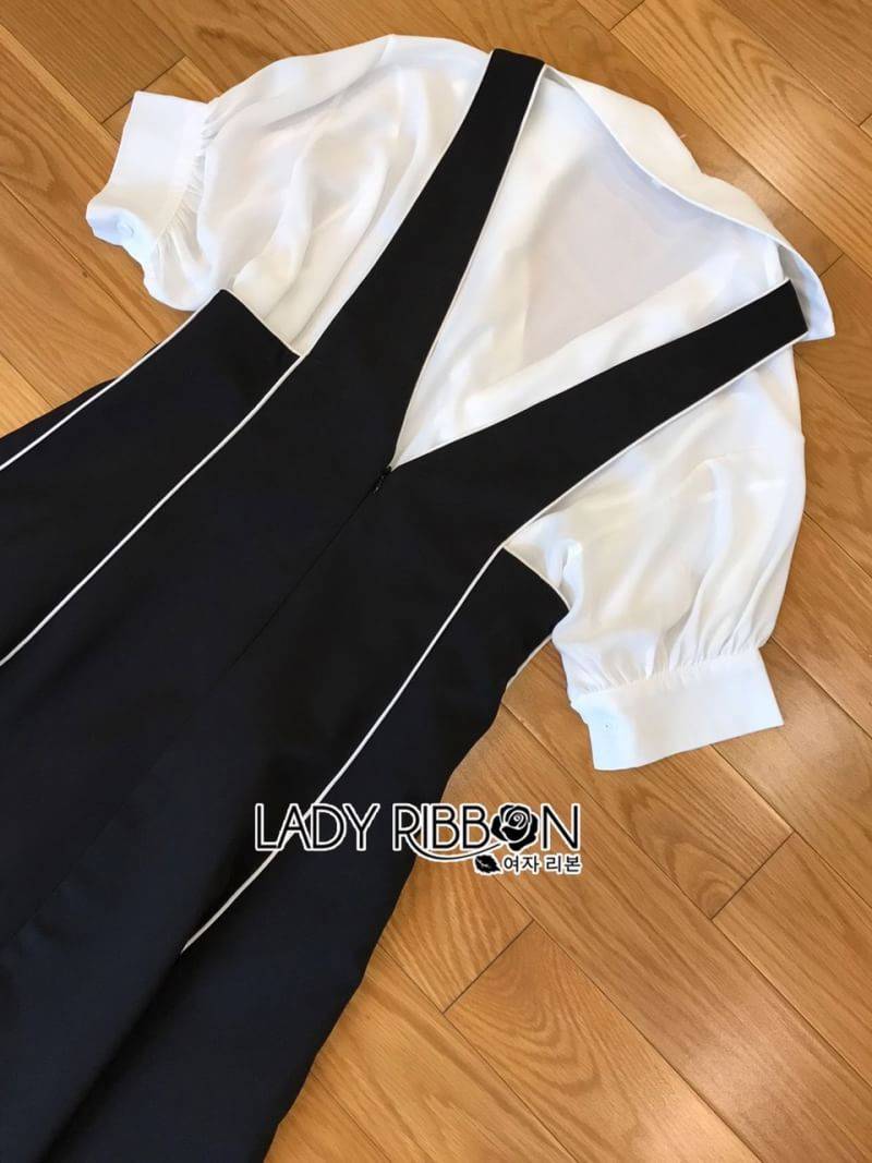 เซ็ตเสื้อเชิ้ตแขนสั้นสีขาวทับด้วยเดรสเอี๊ยม