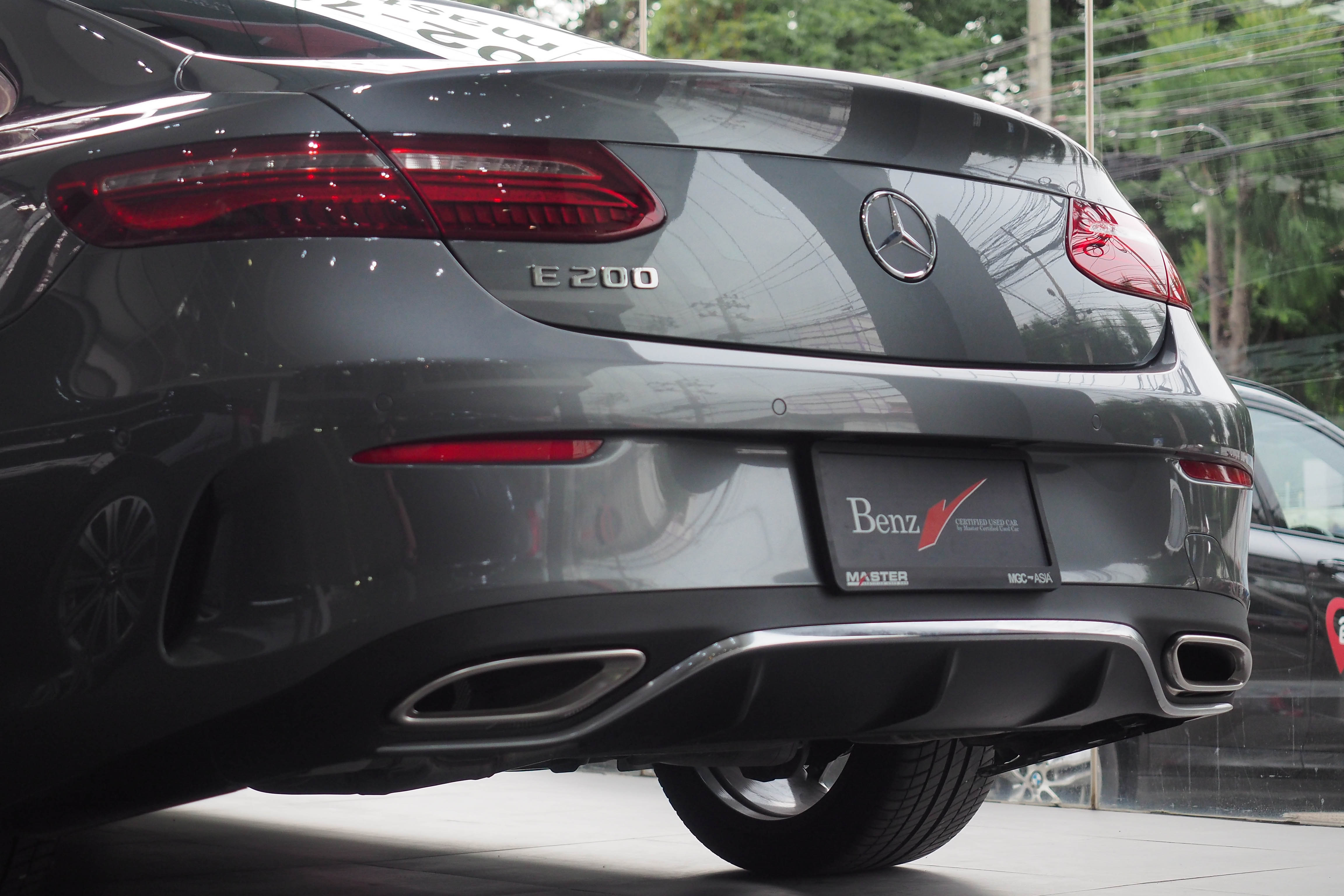 จองแล้ว E200 Coupe AMG Dynamic W238