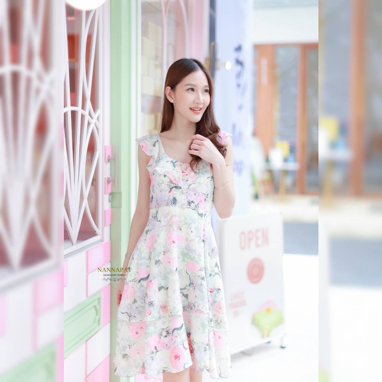 งานซิปหลัง แต่งกระดุมสวย