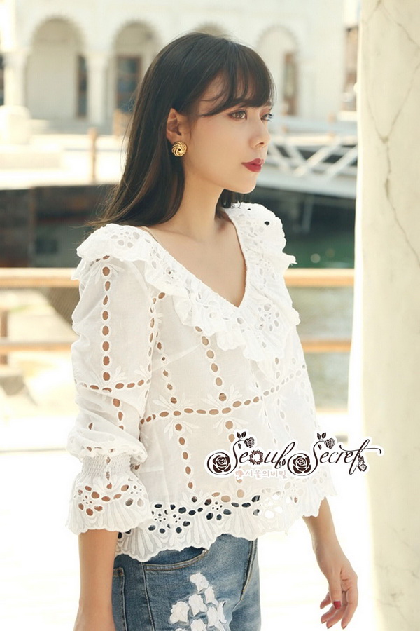 เสื้อทรงปล่อยพอดีตัวเเขนเสื้อทรงยาว