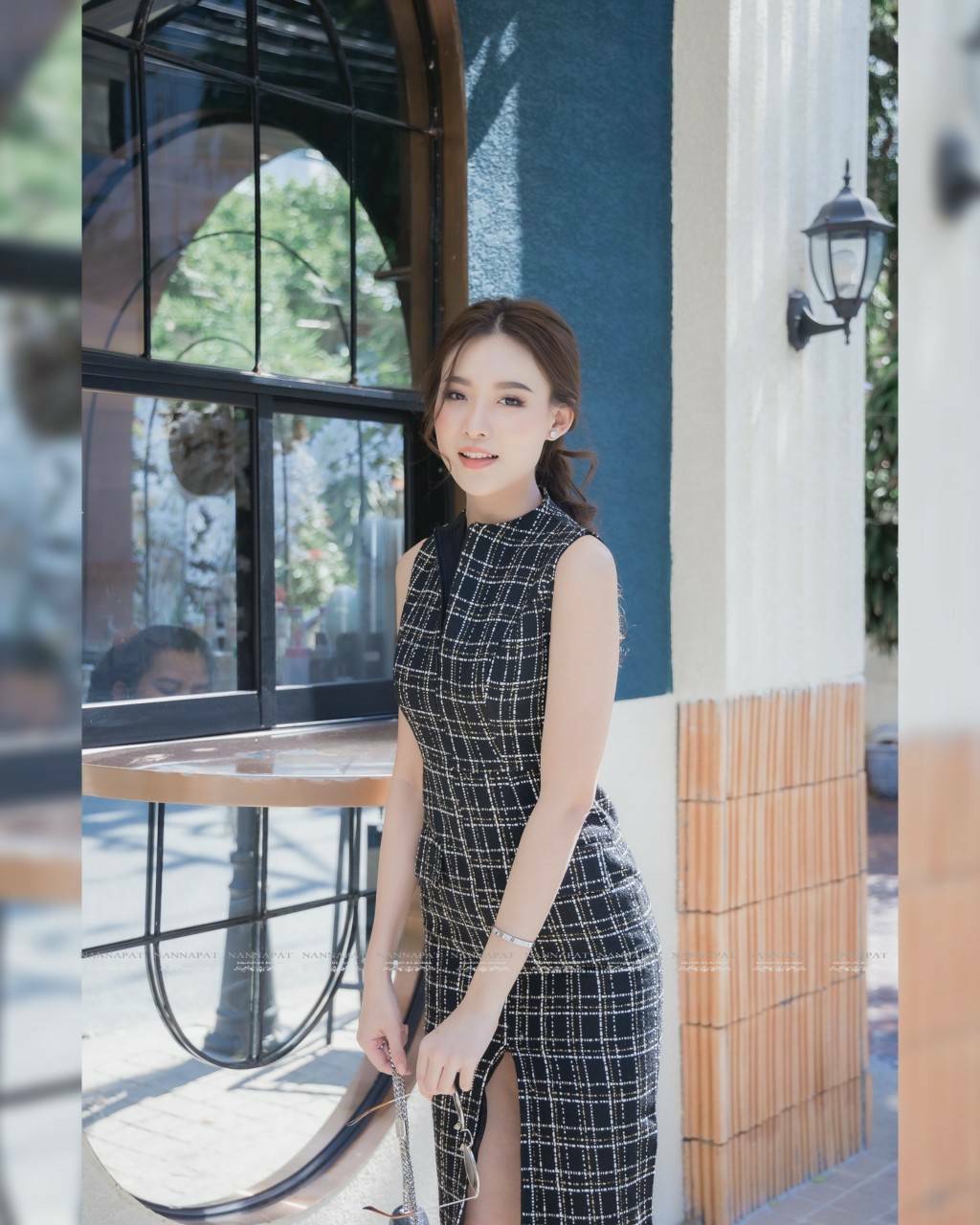 ผ้าทวิสเนื้อดี มีเทรคเชอร์สีทอง