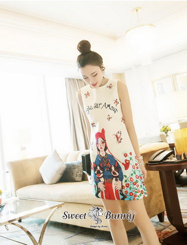 เดรสผ้า jacquard แขนกุดทรงตรง