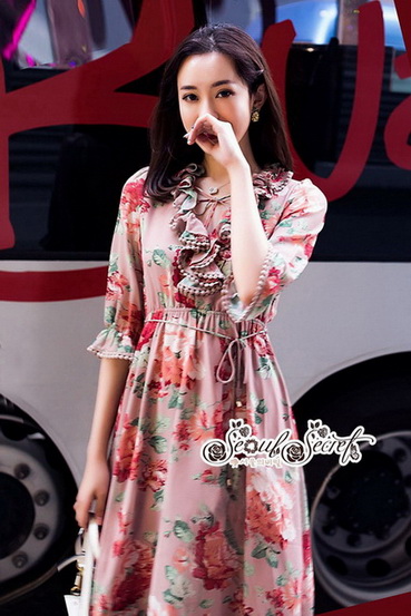 แม็กซี่เดรสทรงคอวีลึกสีนางแบบ