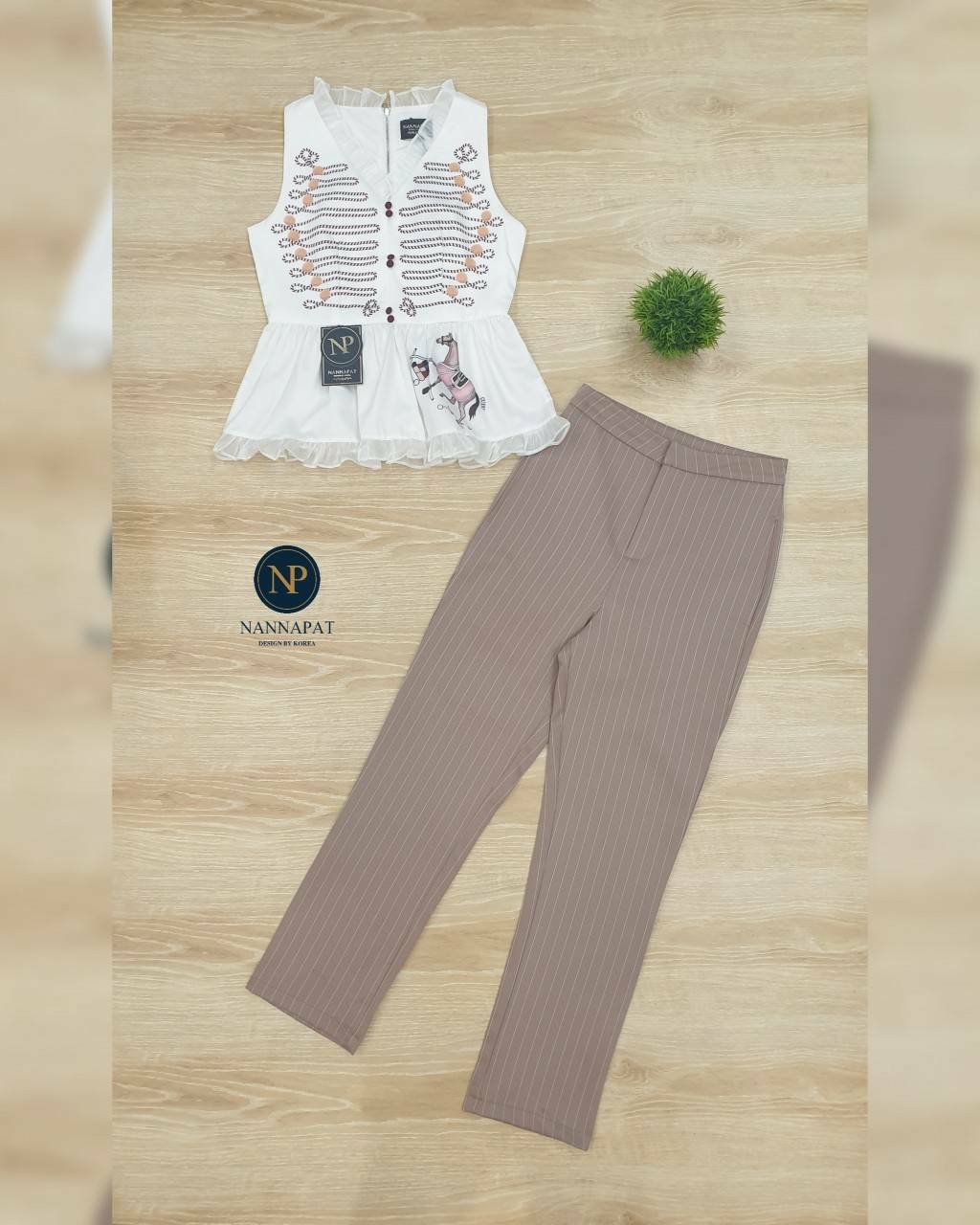 เสื้อซิปหลังกางเกงลายเส้น