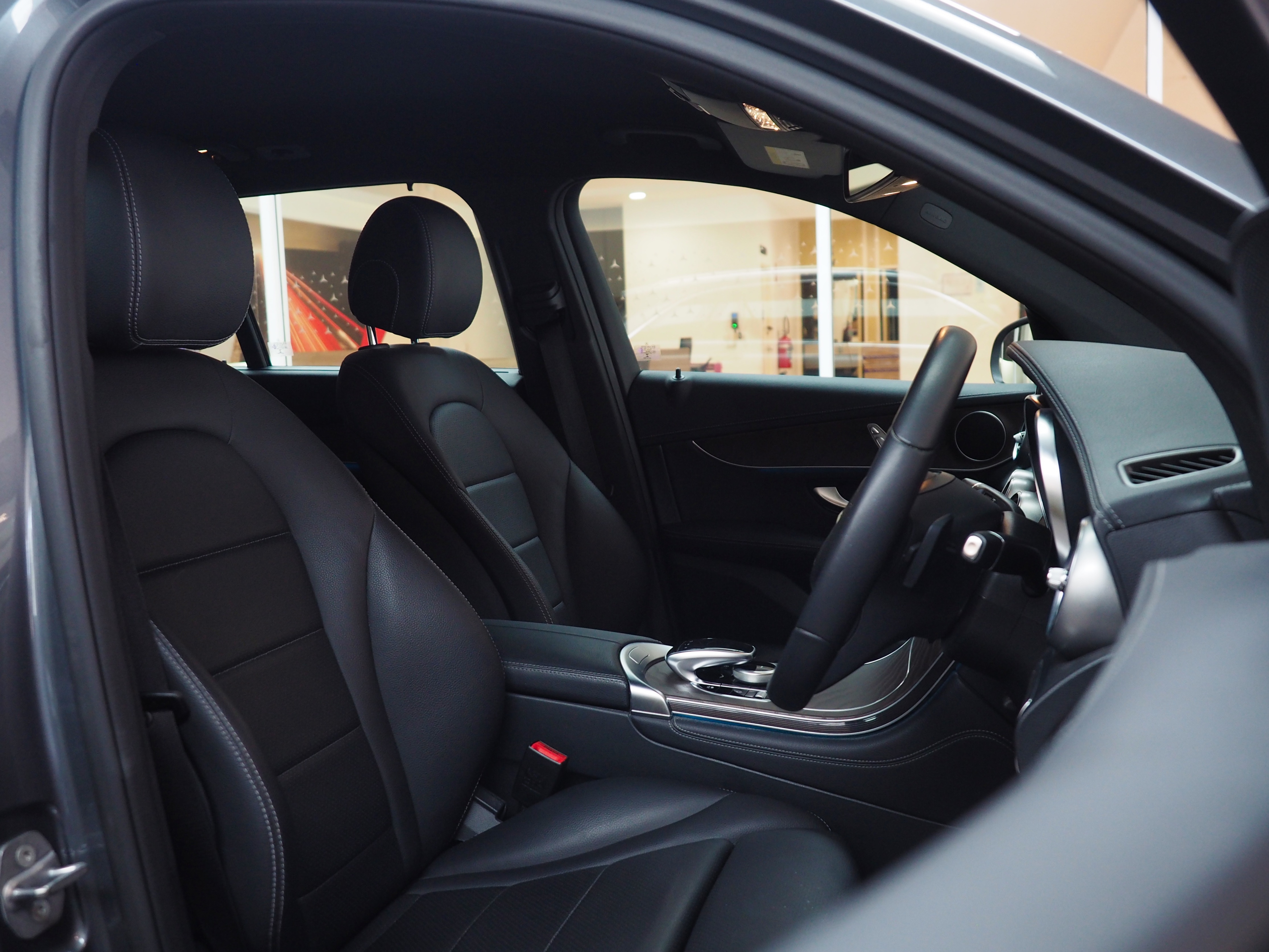 จองแล้ว GLC250d Off Road 4MATIC W253