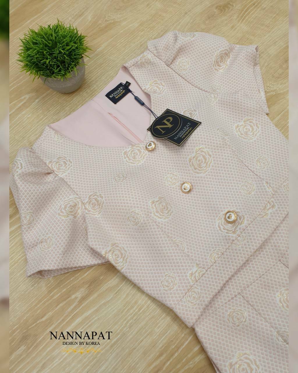 ผ้าทอลายกุหลาบ มีเทรคเชอร์