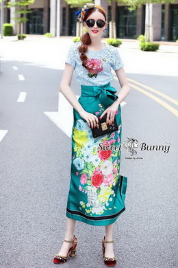 เสื้อลูกไม้ผ้าหนาคอกลมแขนสั้น พร้อมกระโปง
