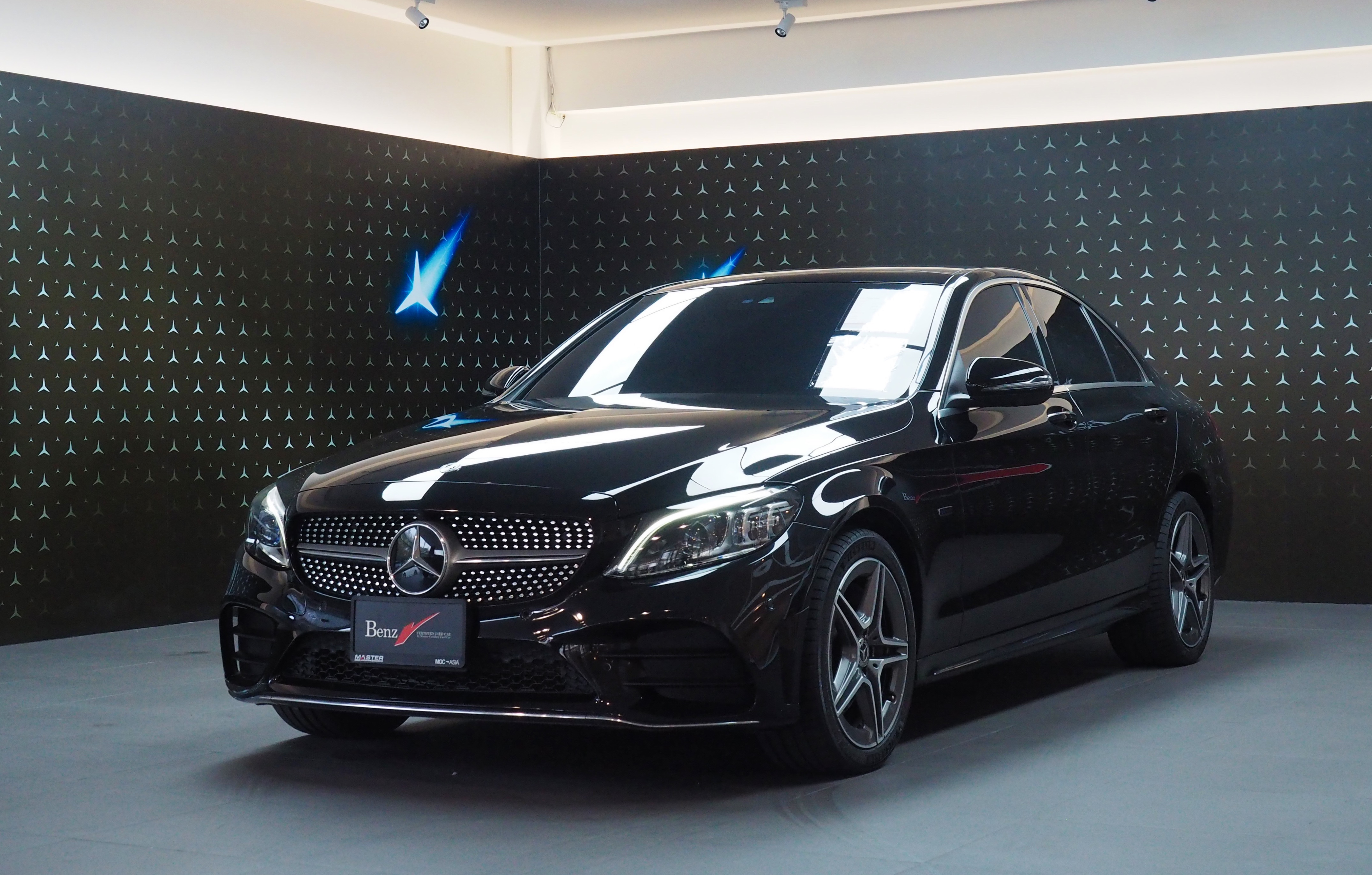 จองแล้ว C300e Plug in Hybrid AMG W205