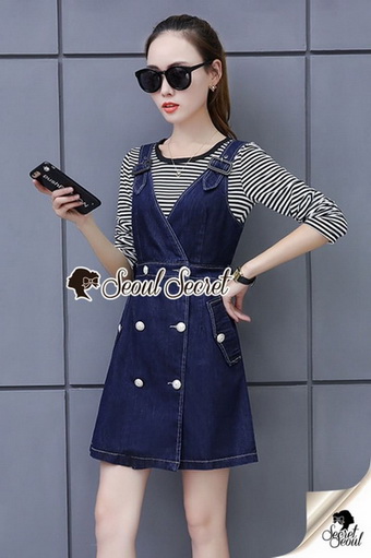 เสื้อลายริ้วสีกรม + เอี๊ยมสียีนส์