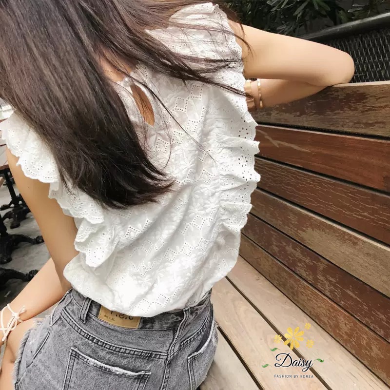 เสื้อลูกไม้ผ้าคอตตอนคอกลม แต่งระบาย