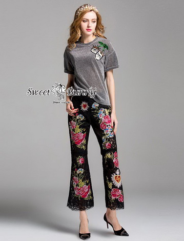เสื้อยืดผ้าสีเทา ชุดเสื้อ+กางเกง