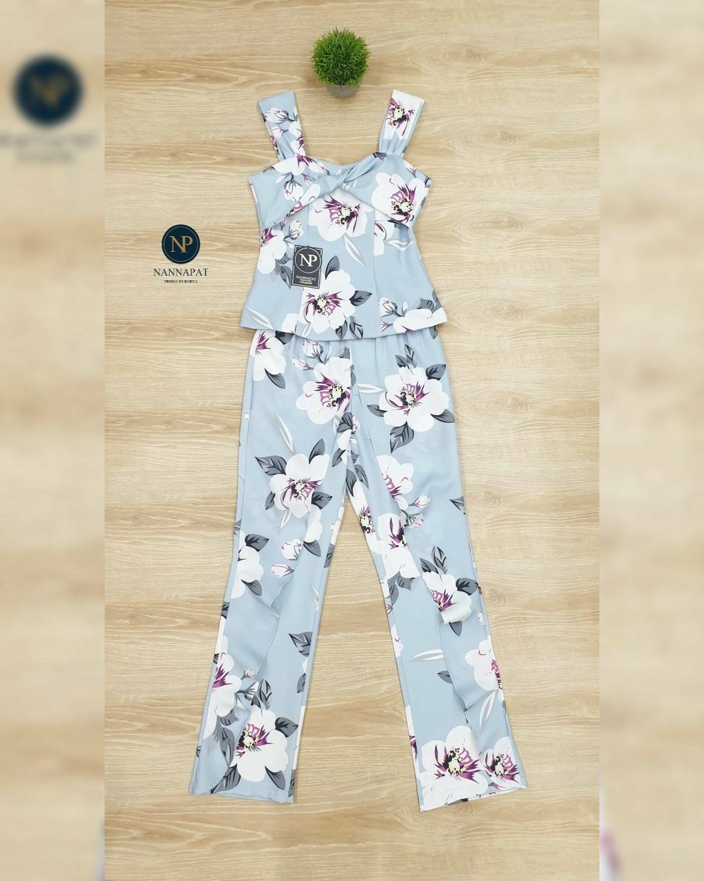 เสื้อซิปหลังมีฟองน้ำอก