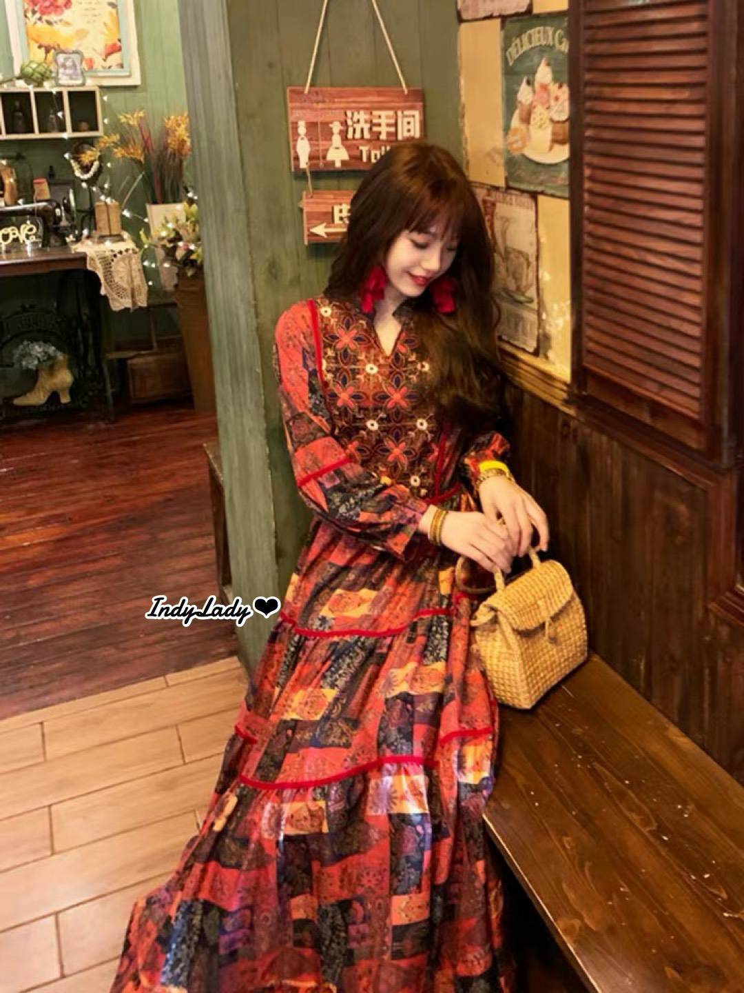 Dress แขนยาว แต่งปักด้านหน้า