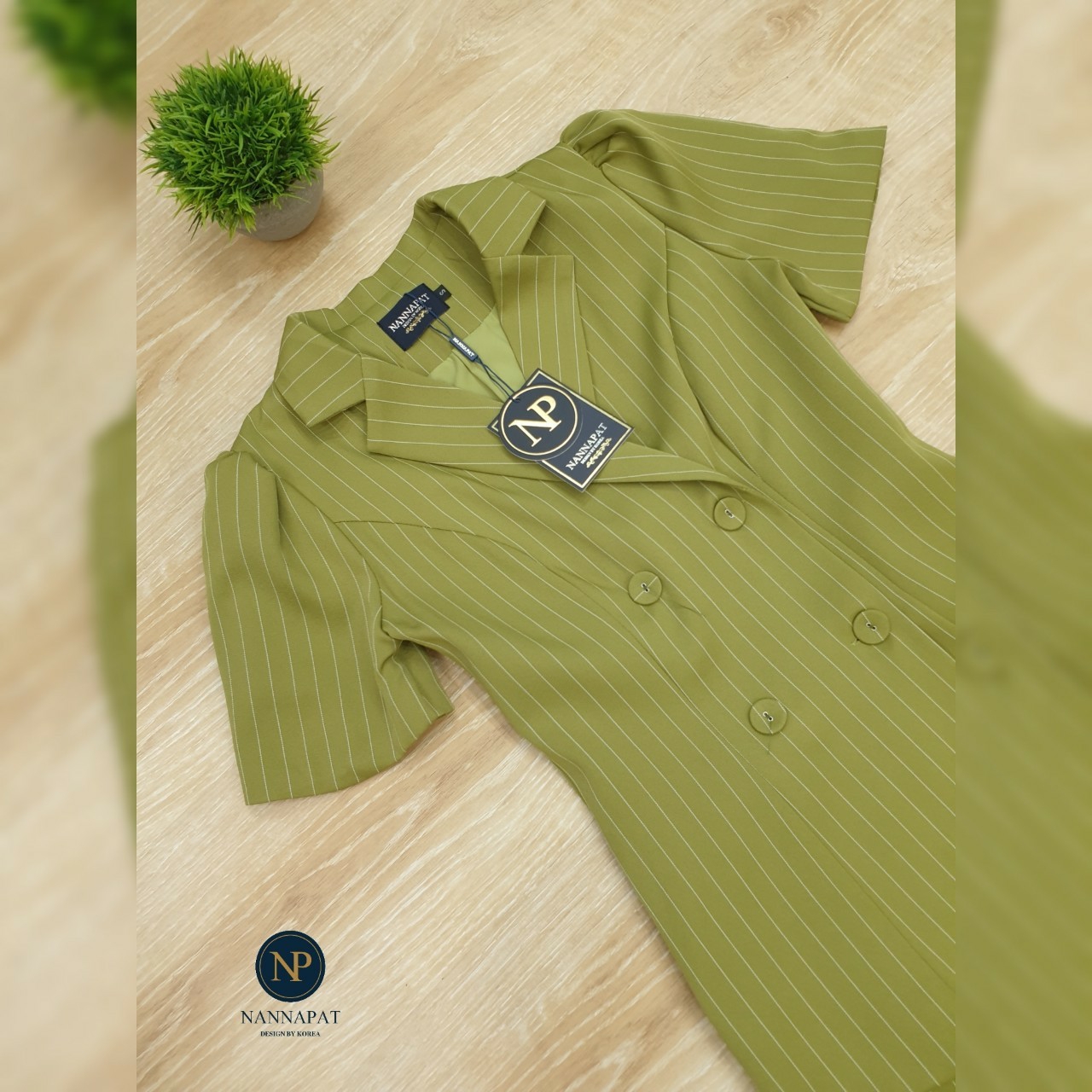 เสื้อกระดุมหน้า กางเกงมีกระเป๋าข้าง