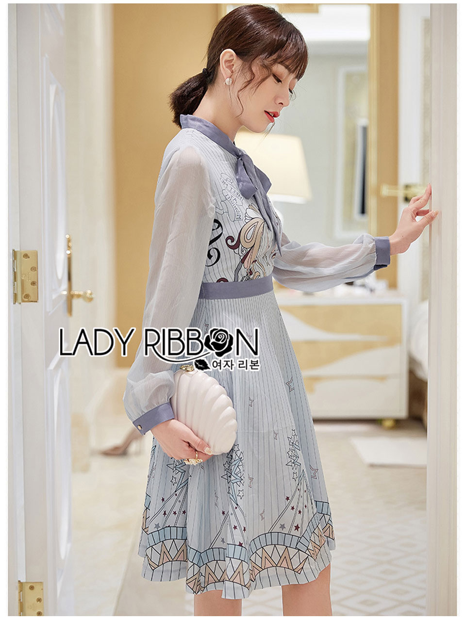 Ribbon Dress เดรสสั้นสีฟ้าอ่อนพิมพ์ลายทางและลายดาว