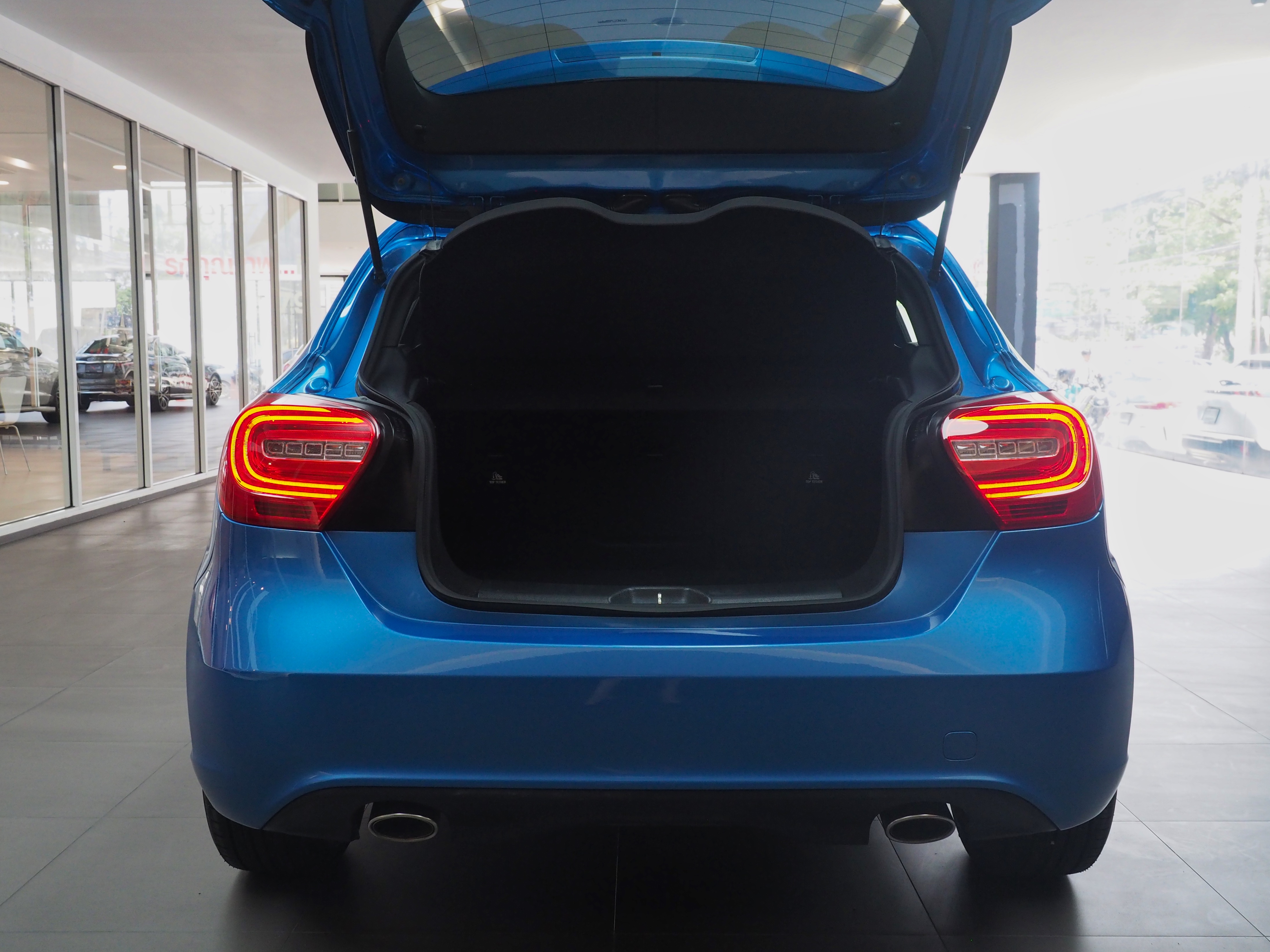 จองแล้ว A180 Urban W176