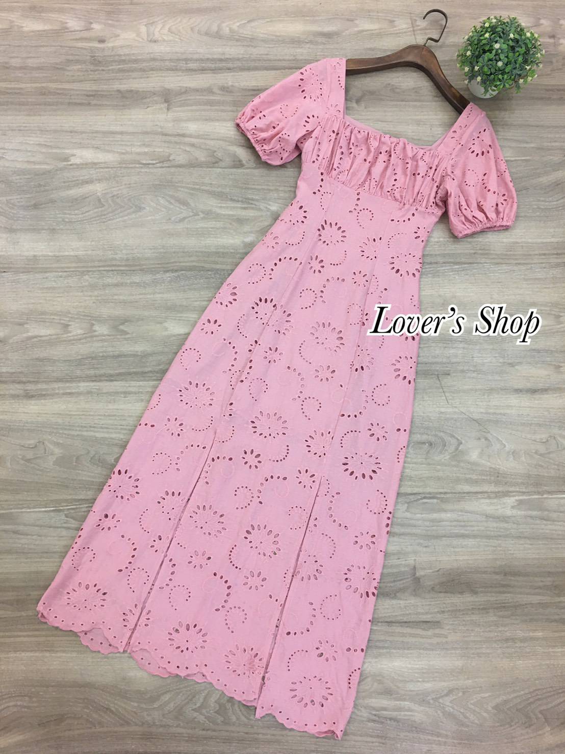 เดรสลูกไม้ทรงน่ารักชายกระโปรงผ่า