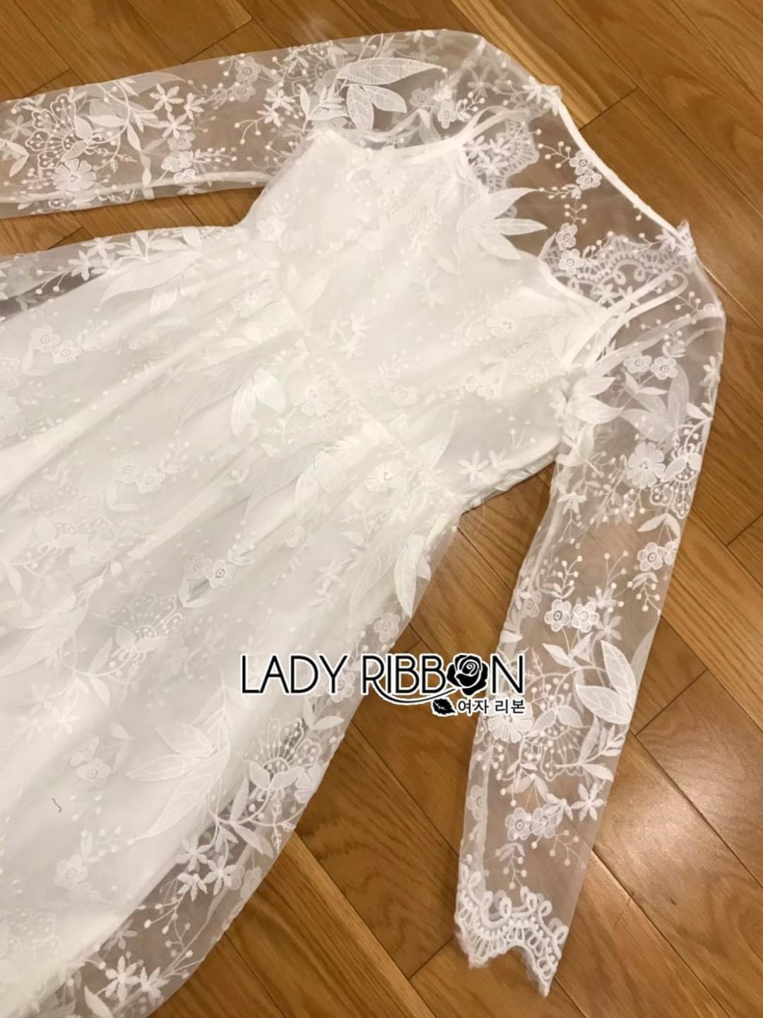 เดรสยาวผ้าลูกไม้สีขาวสุดหวาน