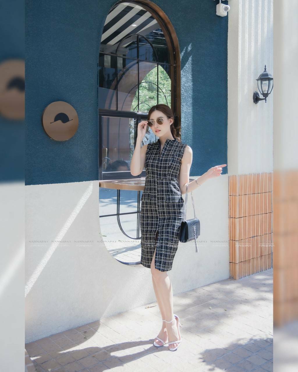 ผ้าทวิสเนื้อดี มีเทรคเชอร์สีทอง