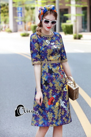 ชุดเดรสคอกลมแขน 3 ส่วน