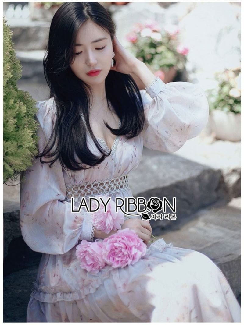 Dress เดรสผ้าชีฟองพิมพ์ลายดอกไม้ตกแต่งระบายสไตล์เฟมินีน