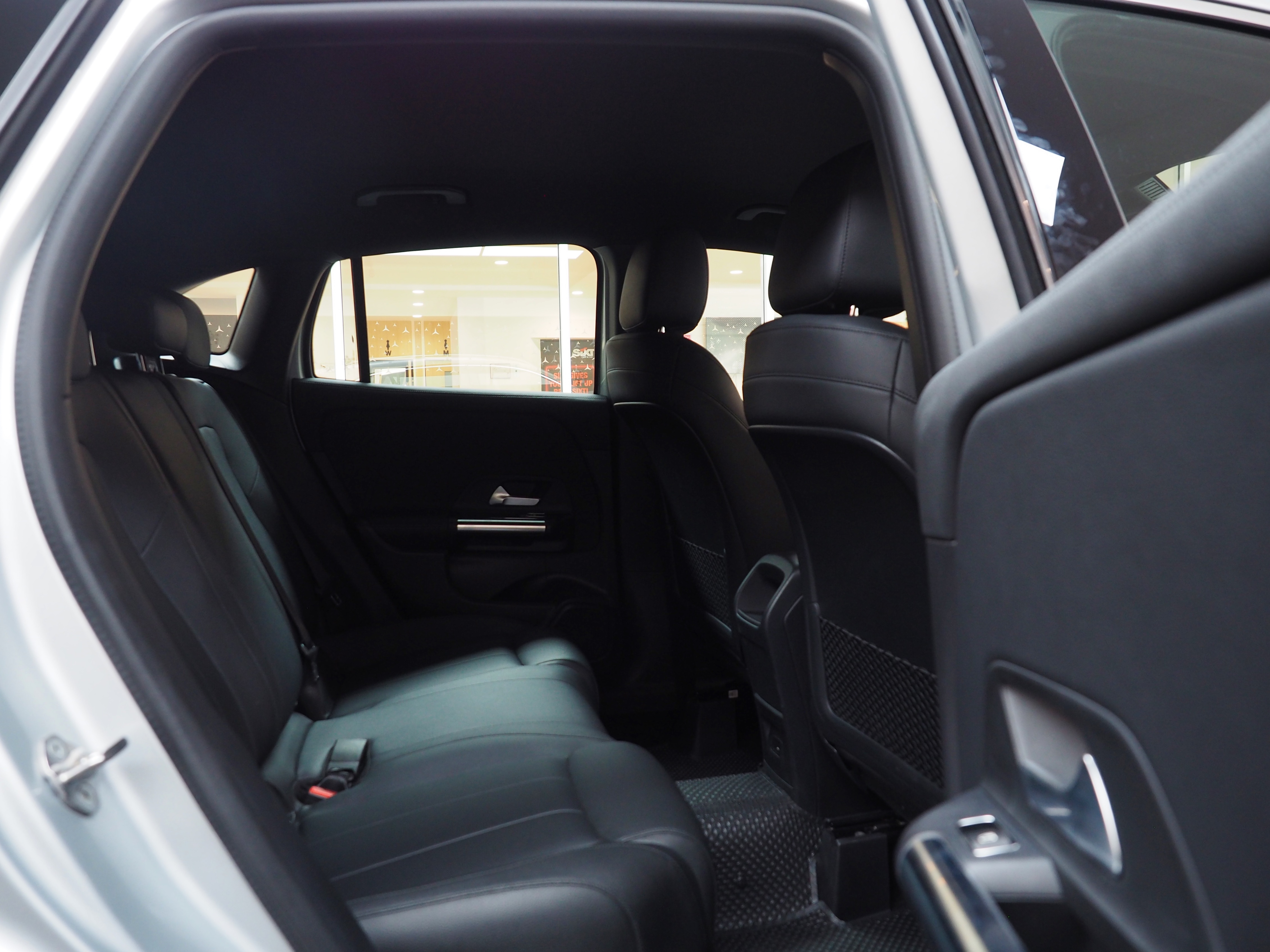 จองแล้ว GLA200 Progressive W177