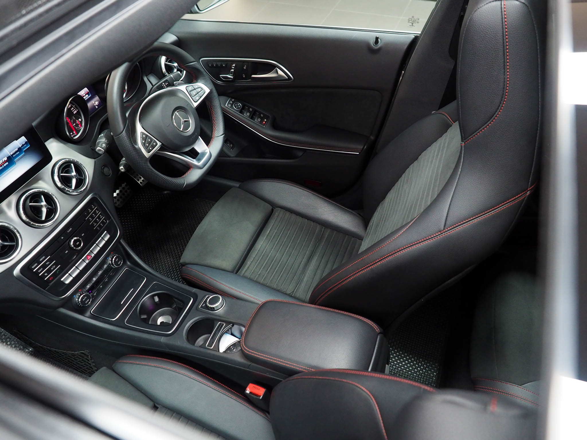 จองแล้ว CLA250 AMG W117