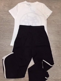 เสื้อสีขาวกางเกงขายาวชุดสกรีน