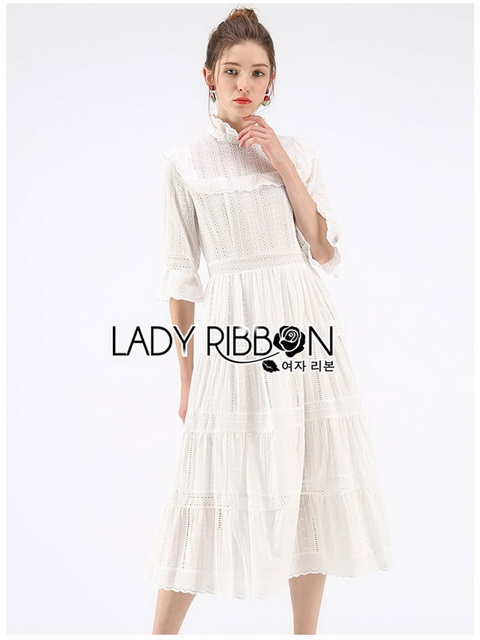 Maxi Dress เดรสยาวผ้าคอตตอนปักและฉลุลายสีขาว