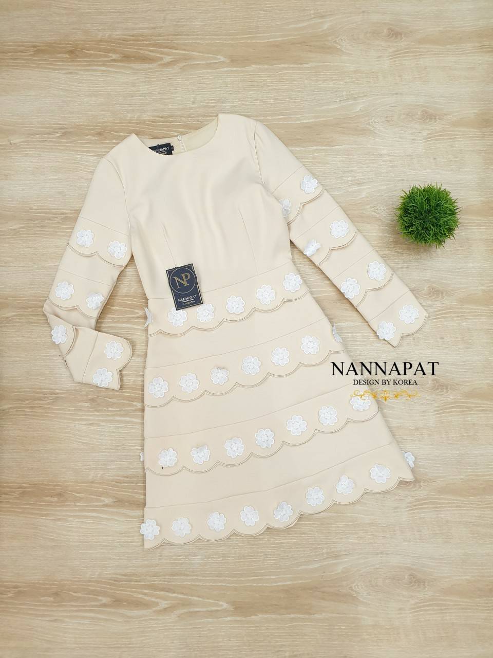 งานซิปหลังปักดอกไม่ทั้งตัว